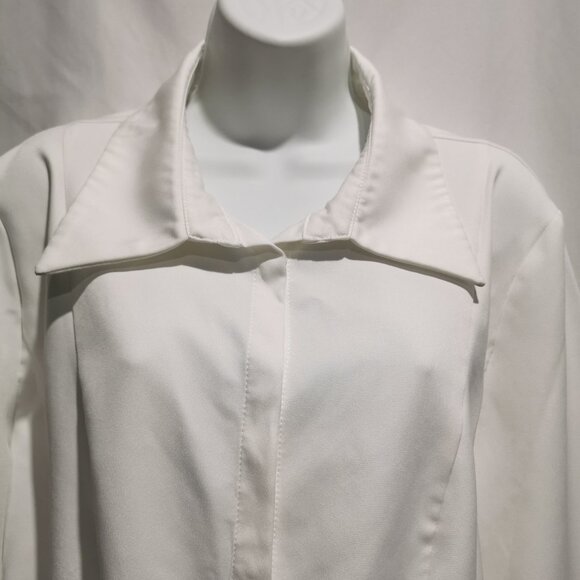 Button Down Blouse with Oversized Collar and Cuffs Size 1XL NWOT #192 - Picture 2 of 6